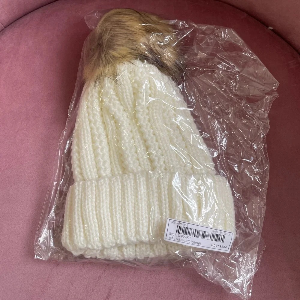 New  Women’s Faux Fur Pom Cuffed Beanie